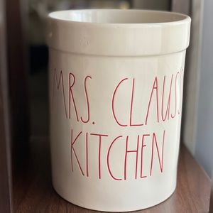 Rae Dunn MRS. CLAUS’S KITCHEN Crock